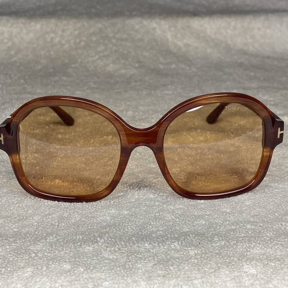 NEW IN BOX Tom Ford Hanley 57mm Photochromic Butterfly Sunglasses [In Box] - Picture 2 of 14